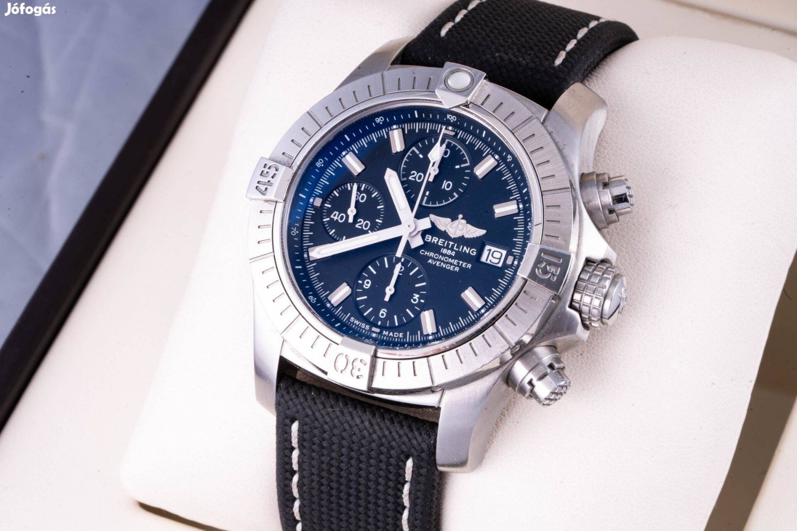 Breitling Avenger Chronograph