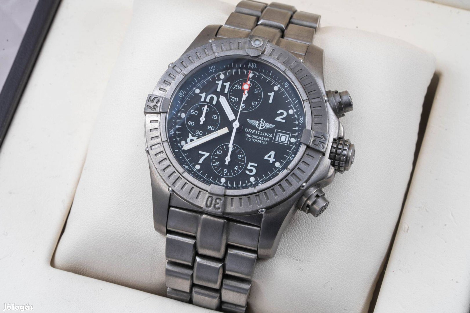 Breitling Avenger Chronograph Titanium