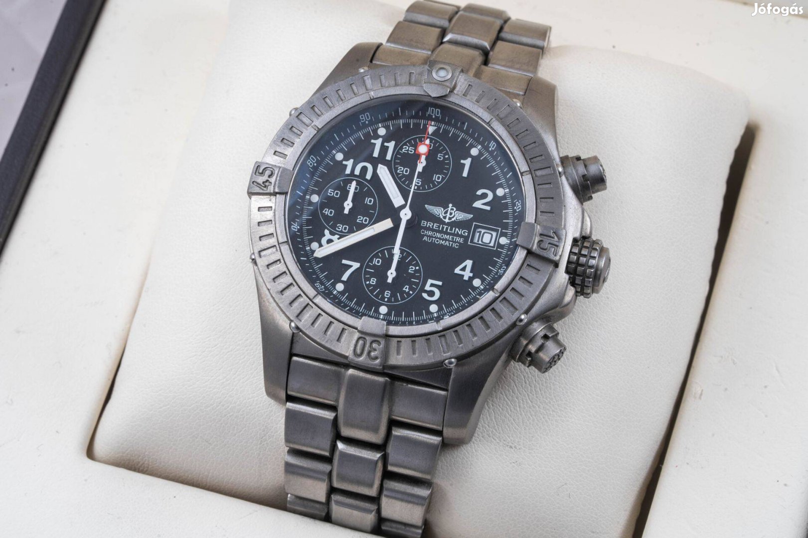 Breitling Avenger Chronograph Titanium