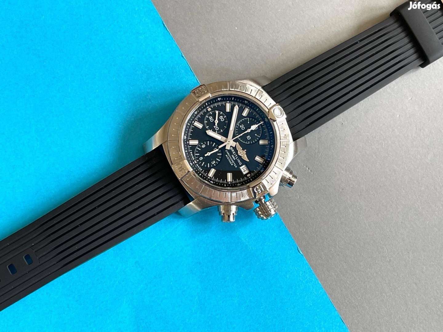 Breitling Avenger Chronograph, 43 Lgsw