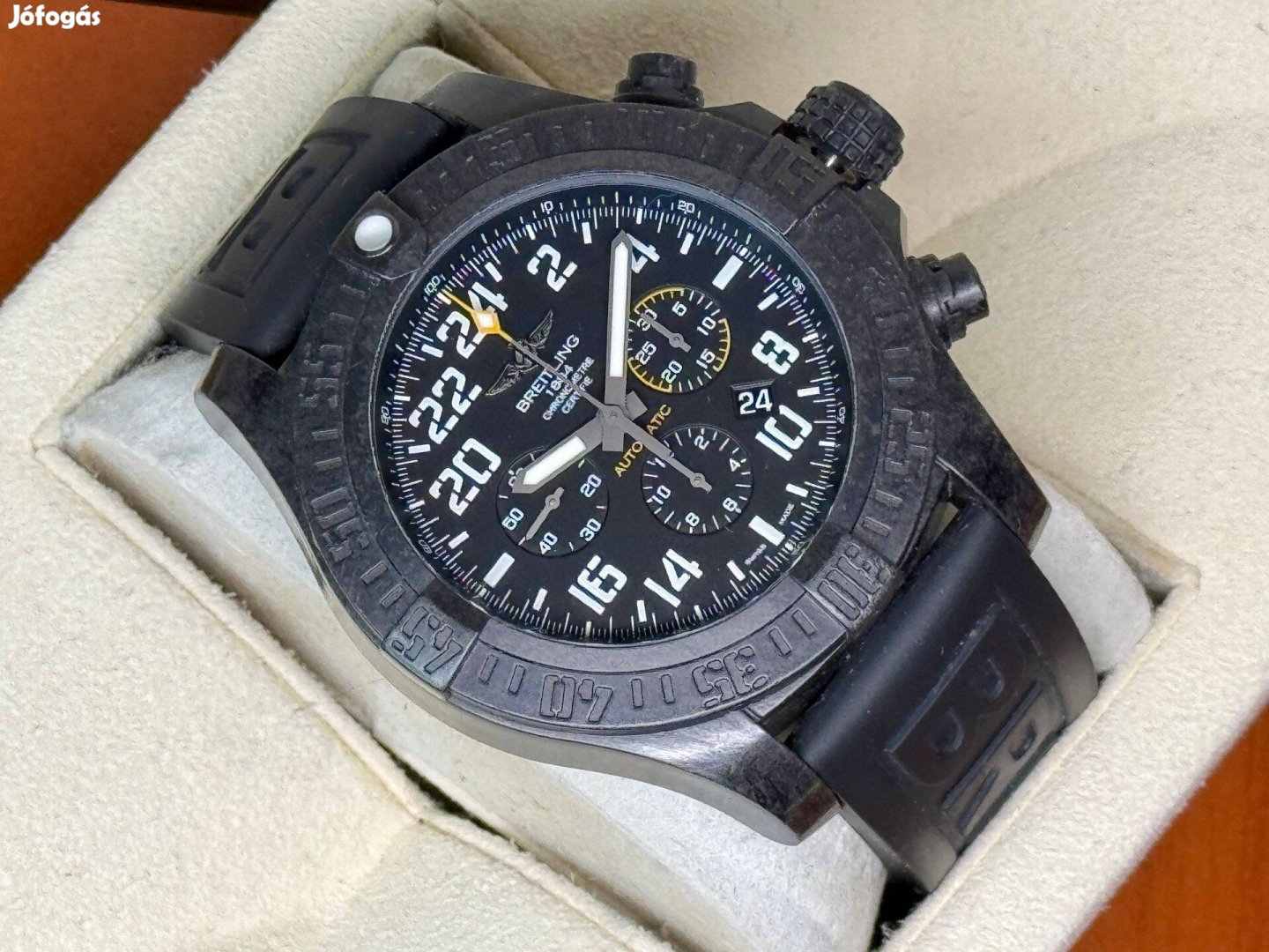 Breitling Avenger Hurricane Breitlight 24H 50 Lgsw