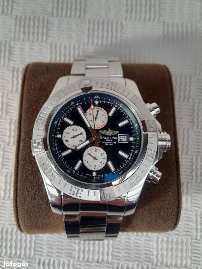 Breitling Avenger II karóra 52mm