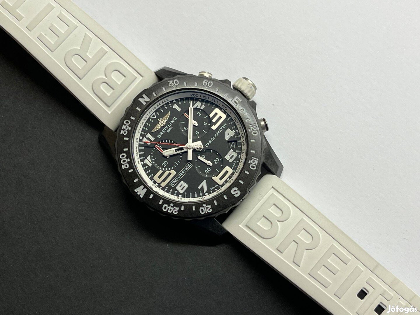 Breitling Endurance Pro fehér színben 44 Lgsw