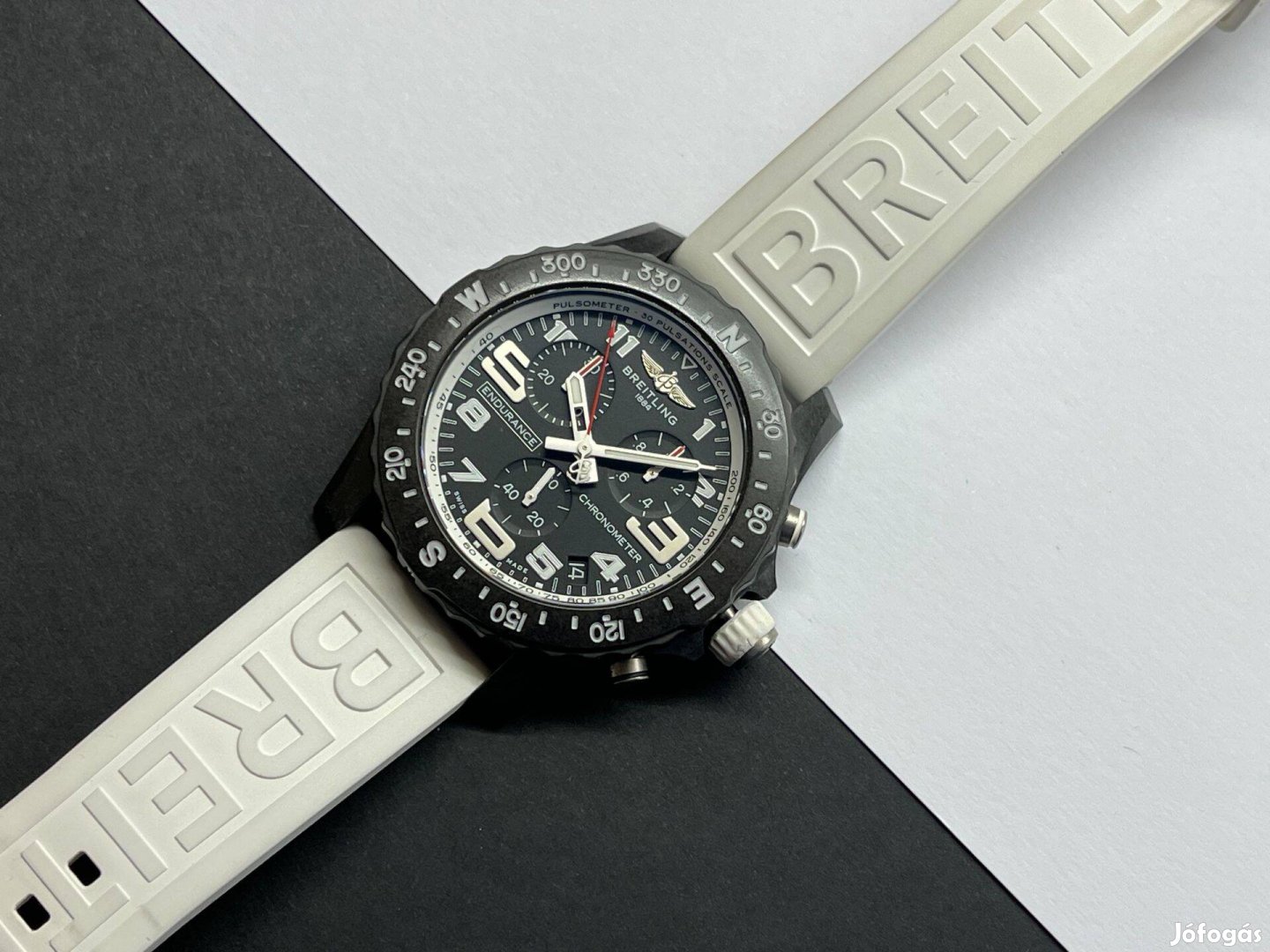 Breitling Endurance Pro fehér színben 44 Lgsw