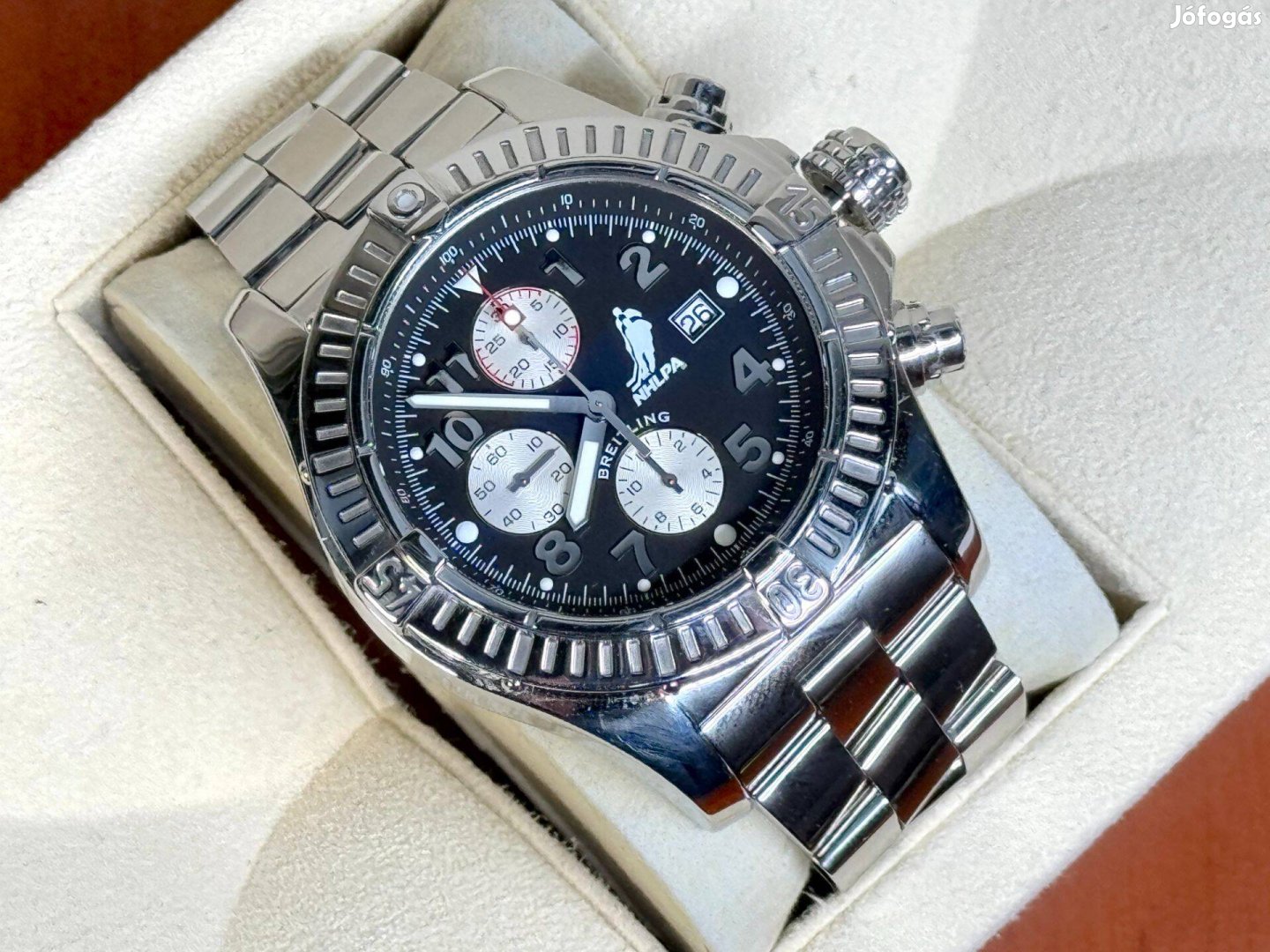 Breitling Super Avenger Chronograph Nhlpa Special Edition 48 Lgsw