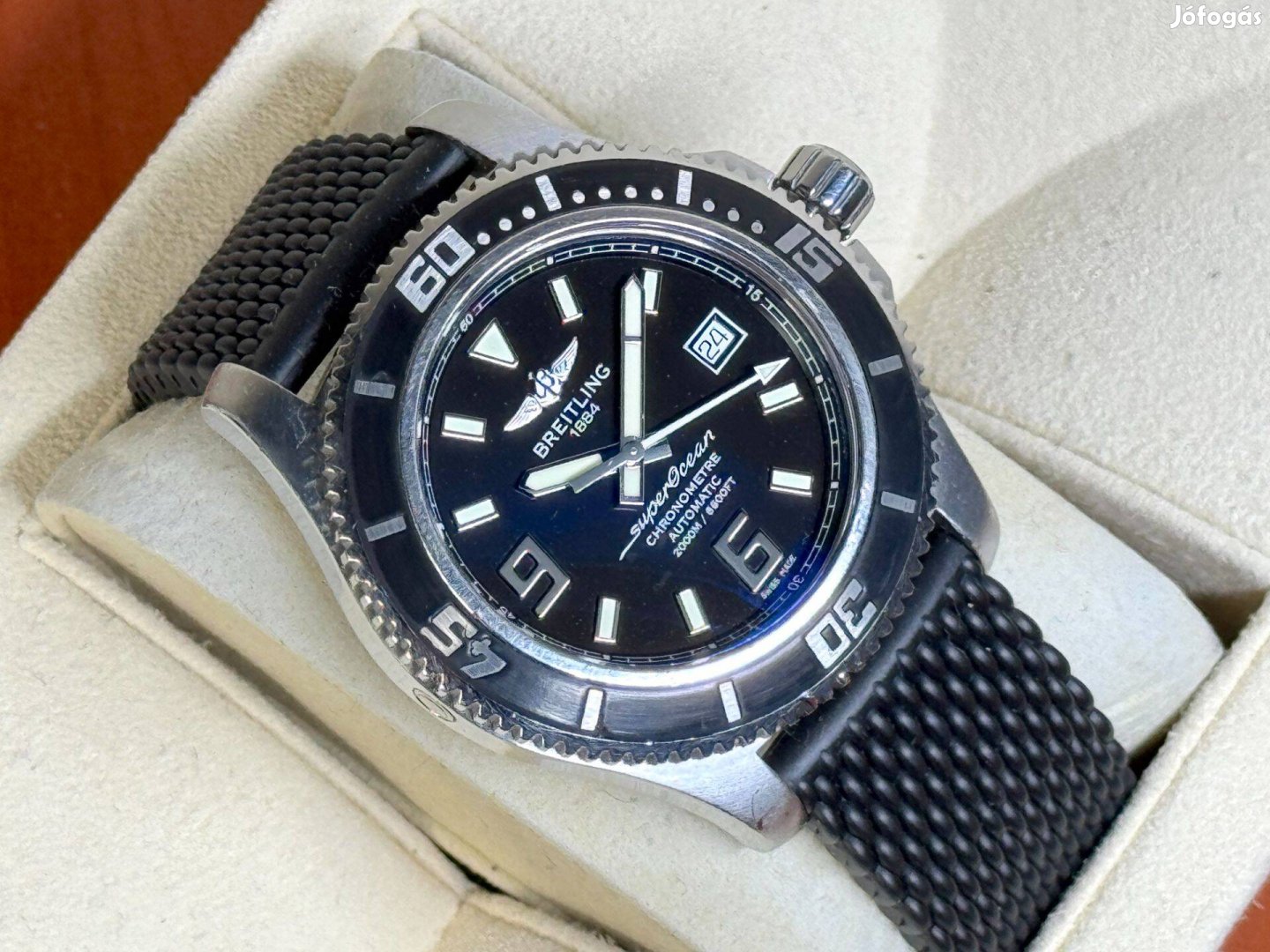 Breitling Superocean 44 fekete színben Lgsw