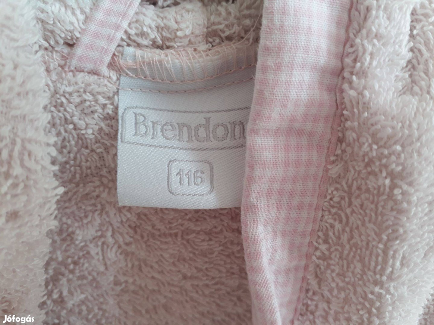 Brendon-os, rózsaszín köntös, 116