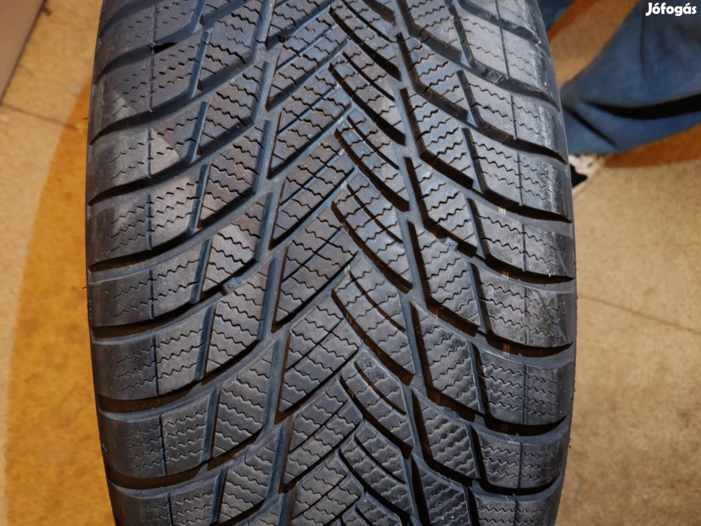 Bridgeston Blizzak 235/55/R18 