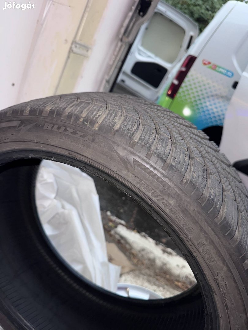Bridgeston Blizzak LM005 téli gumi 225/40 r19