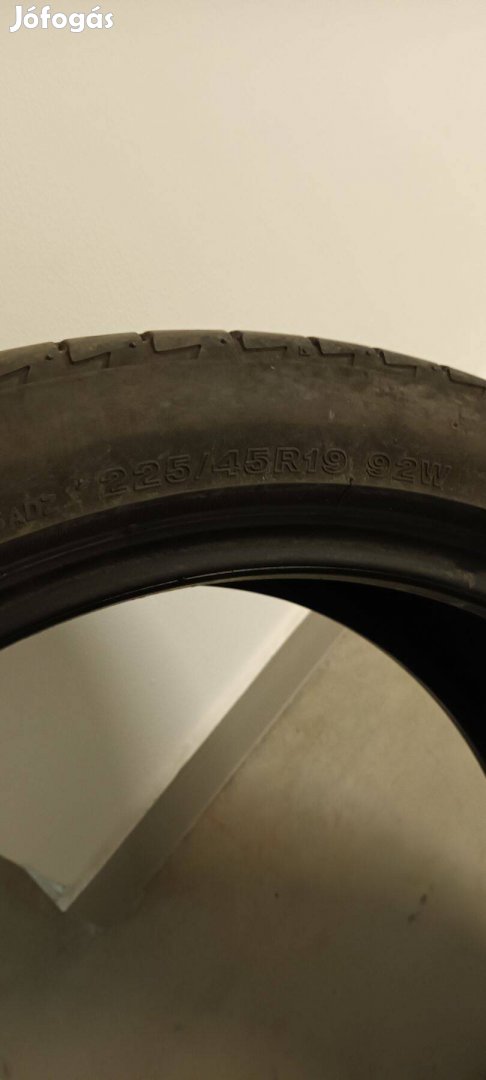 Bridgestone 19" 225/45 4db 4mm profil nyári