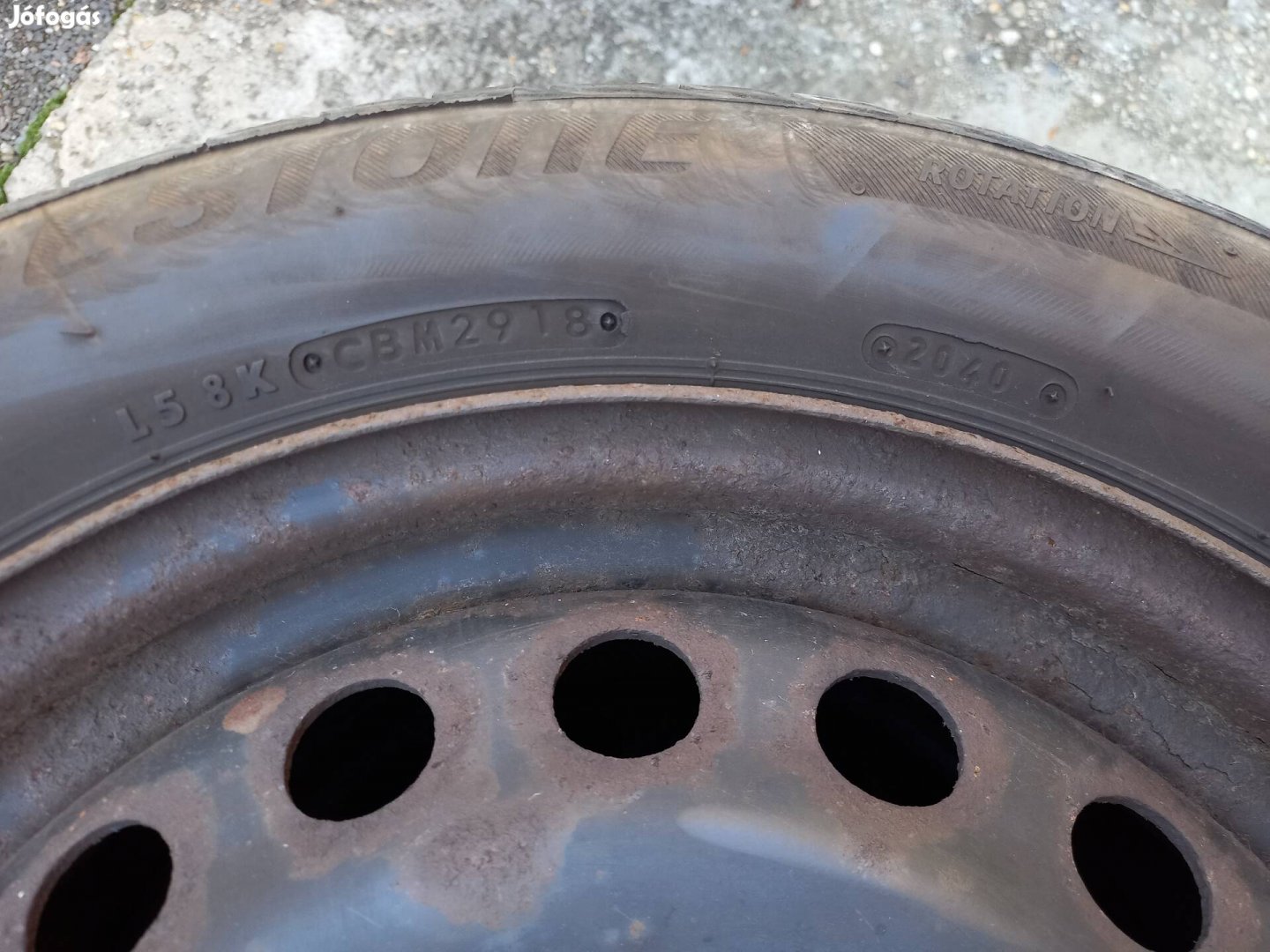 Bridgestone 205 / 55  R 16  lemezfelnivel.