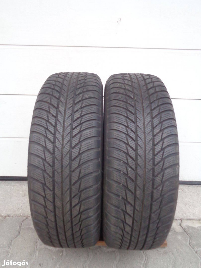 Bridgestone 215/65R17 téli gumi pár 7mm-es mintával eladó