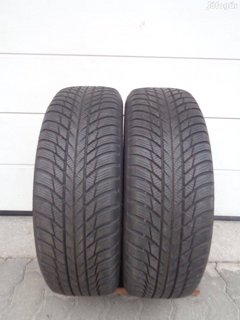 Bridgestone 215/65R17 téli gumi pár 7mm-es mintával eladó