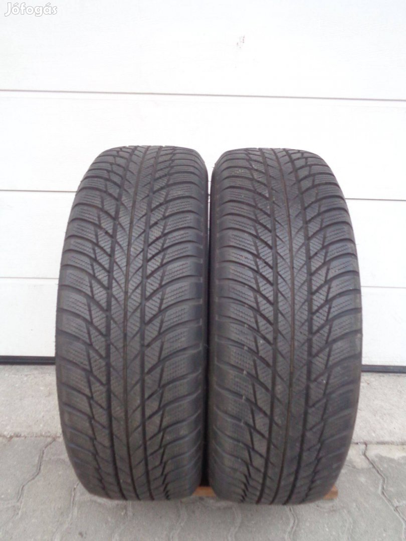 Bridgestone 215/65R17 téli gumi pár 7mm-es mintával eladó