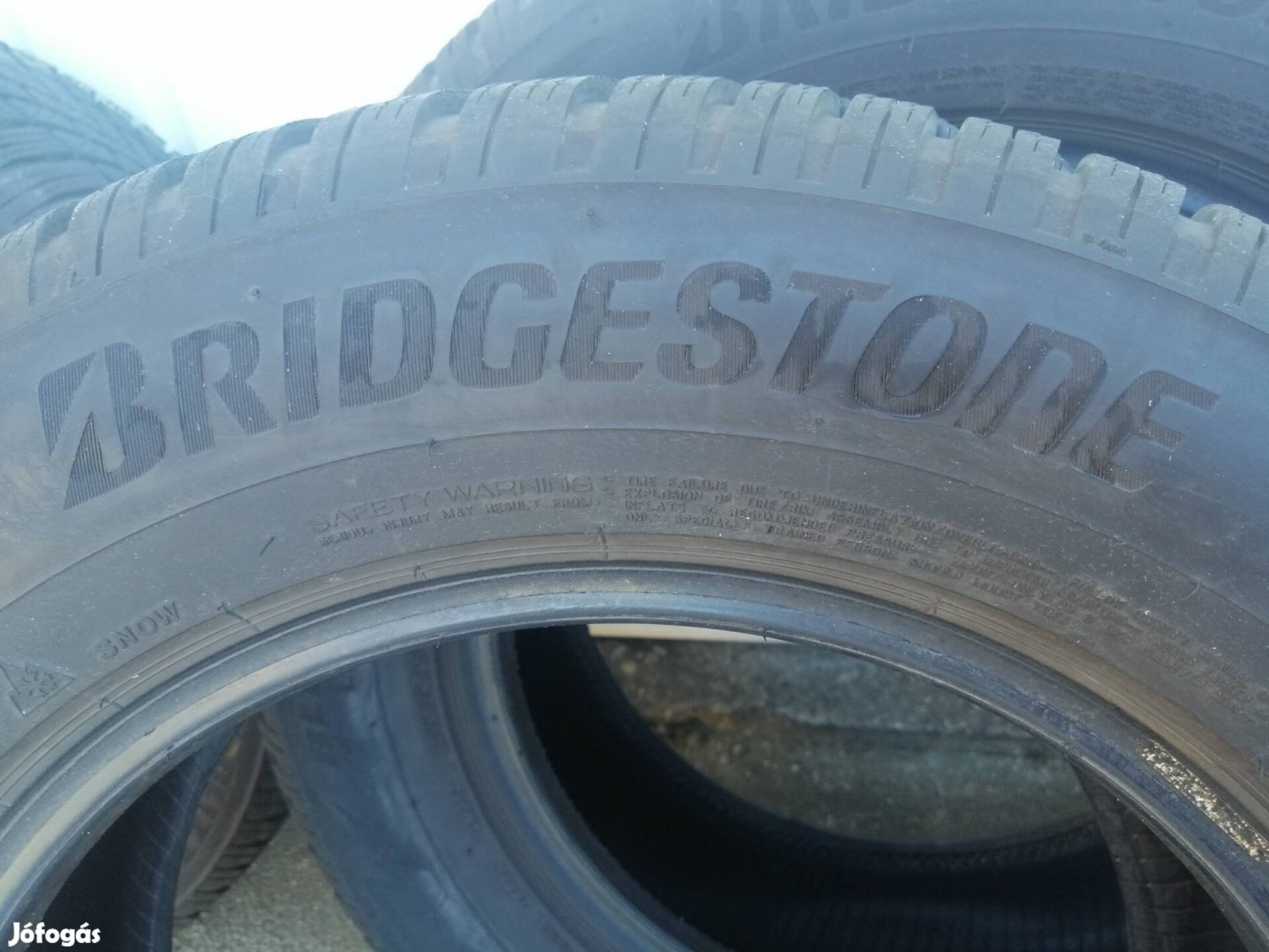 Bridgestone 215/65 R16 téli gumi garnitúra