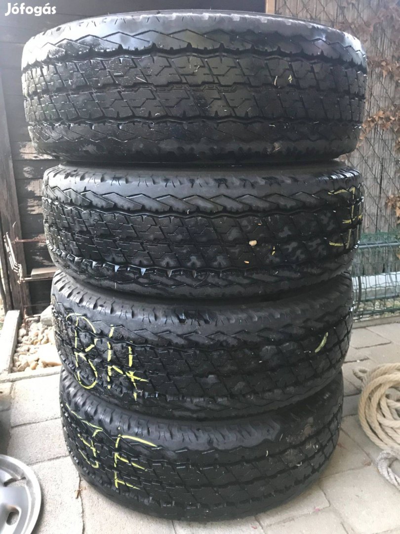 Bridgestone 215/70R15C nyári gumi eladó