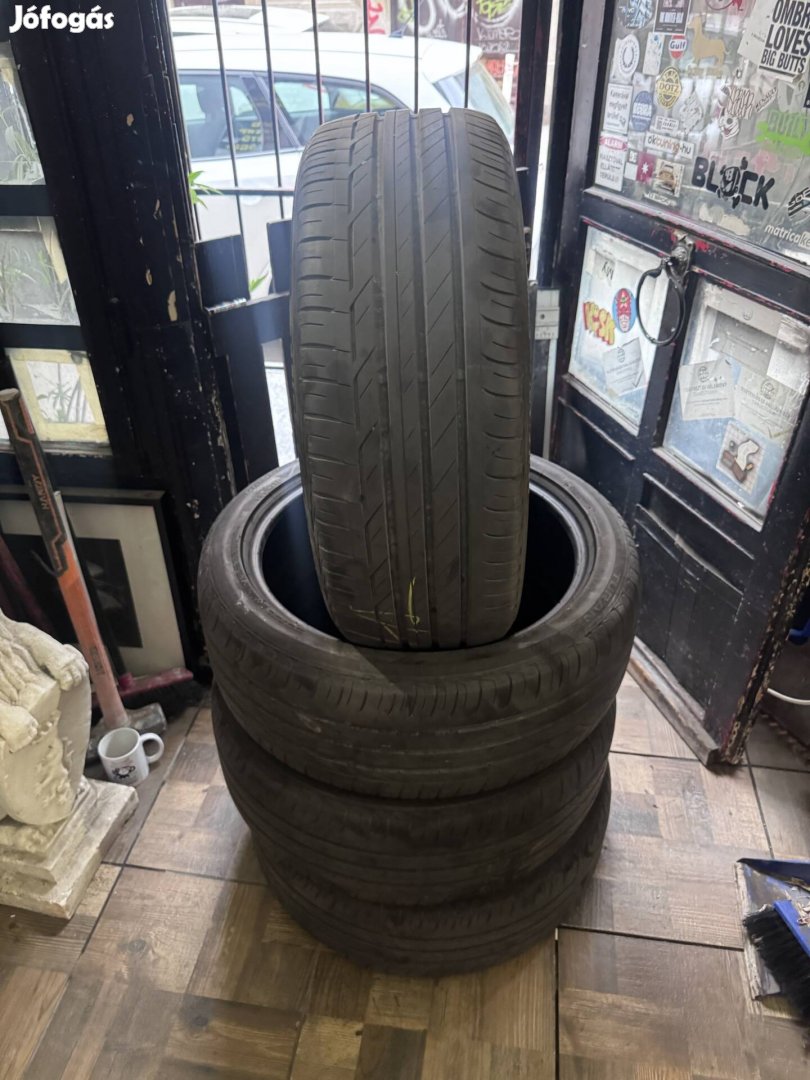 Bridgestone 225/45R19 gumiszett egybe 