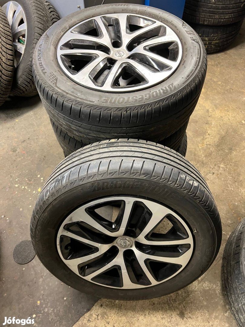 Bridgestone 225/55 R17 | DOT 3319