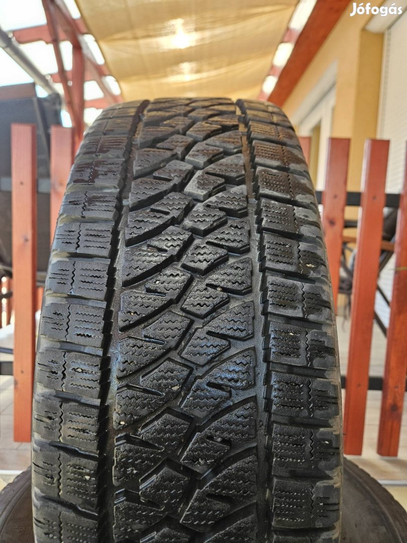 Bridgestone 225/70R15C