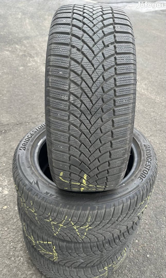 Bridgestone 235 50 R18 Téligumi 7-8mm Dot22 4db