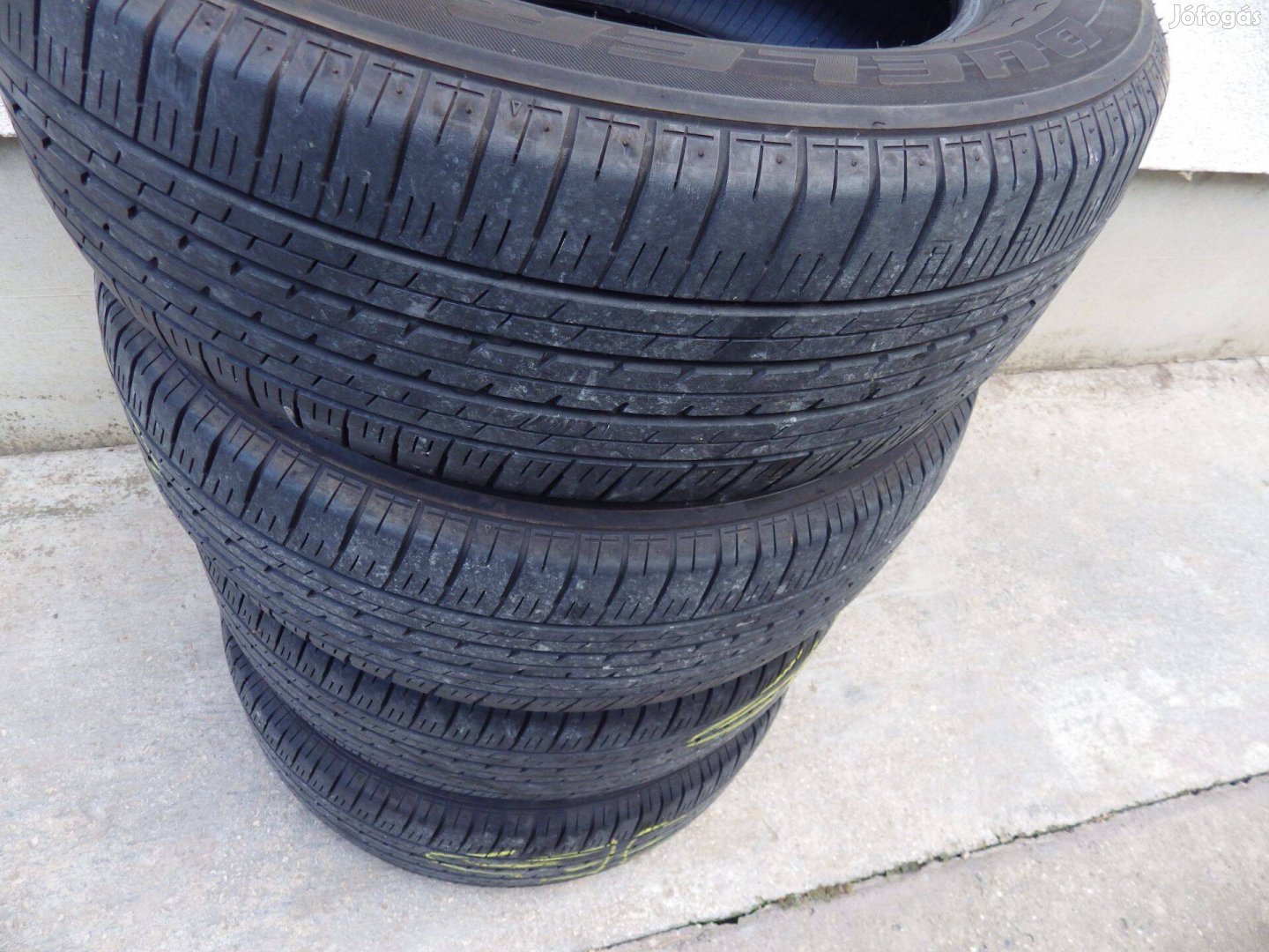Bridgestone 235/60 R18 Nyári gumik 4 db