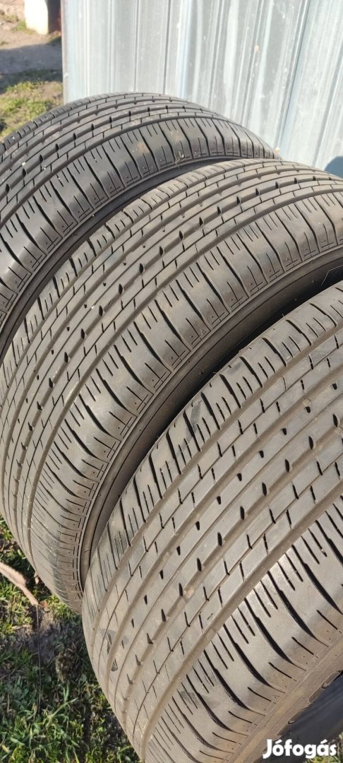 Bridgestone 235/60 R18 nyári gumi 3 db