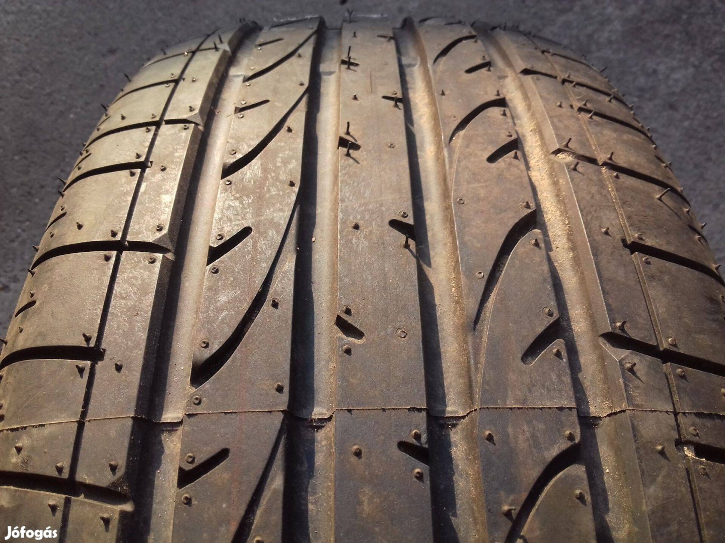 Bridgestone 235/65x17 108V gumi eladó