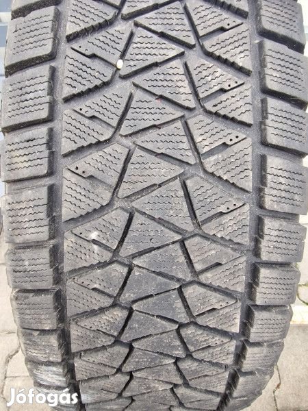 Bridgestone 255/70R16 DMV-2 5mm DOT18 használt gumi HG11896 téli