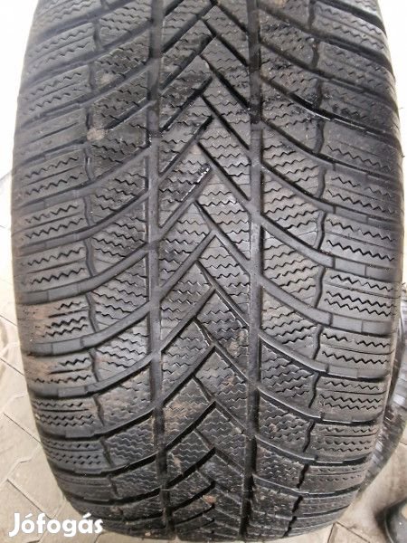 Bridgestone 265/55R19 LM005 6mm DOT19 használt gumi HG13856 téli