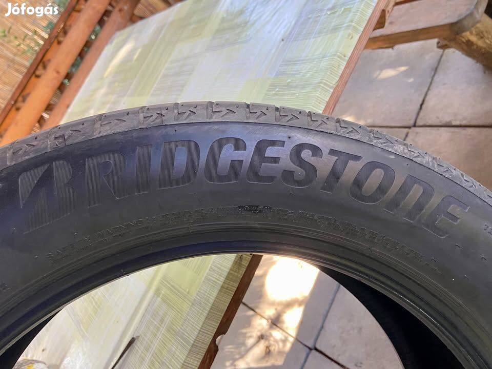 Bridgestone Alenza 001 típusú 235/55/R19 101V nyári gumiszett