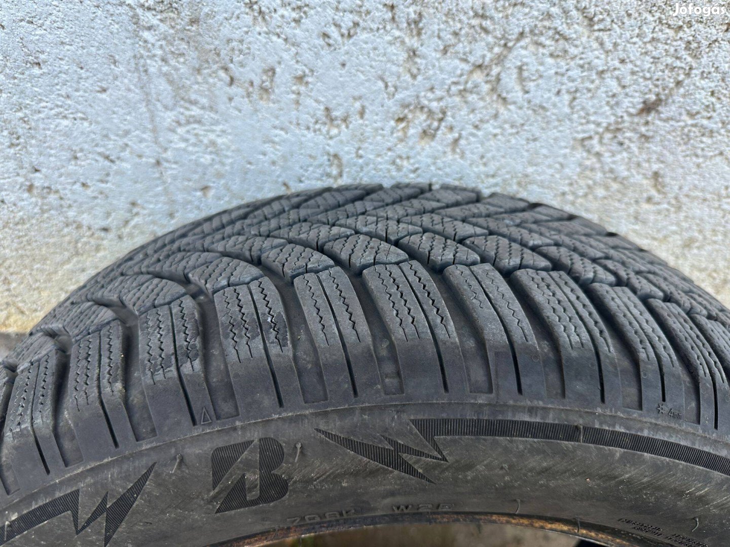Bridgestone Blizzak 205/55 R16 eladó