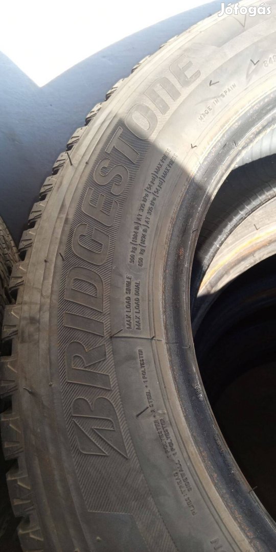 Bridgestone Blizzak 215/60/17c gumiabroncs garnitúra
