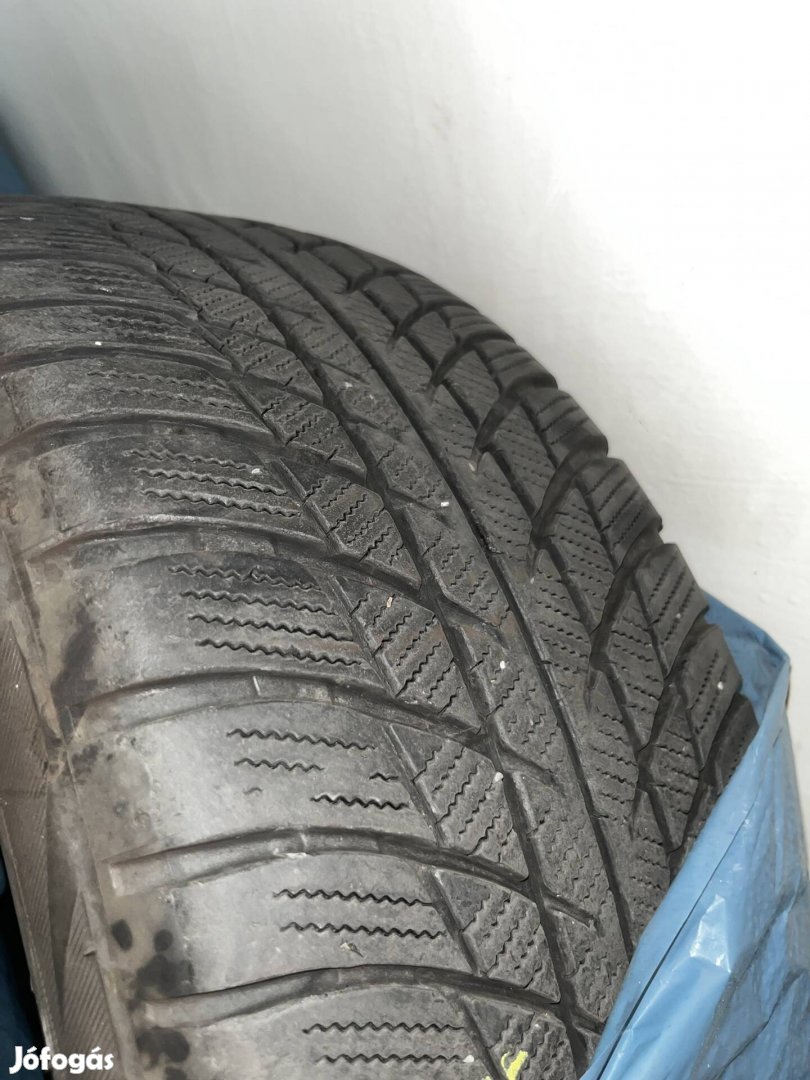 Bridgestone Blizzak 225/50 r17 téligumi
