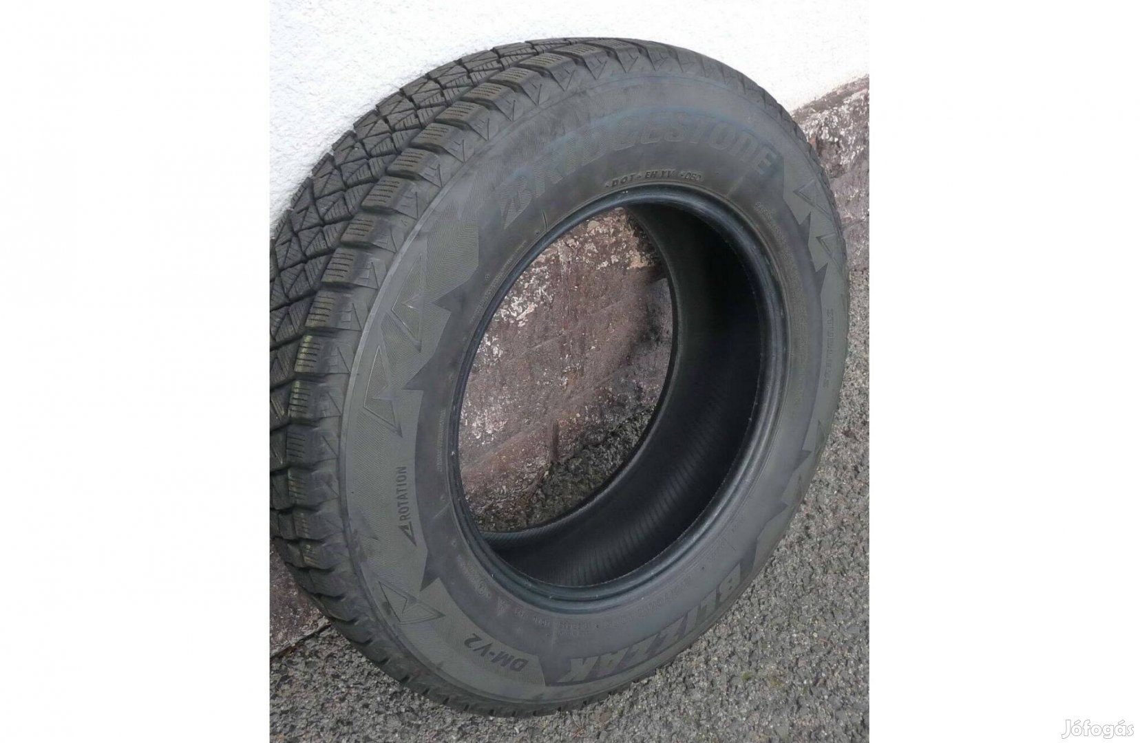 Bridgestone Blizzak DM-V2 215/70R16 téligumi szett eladó!
