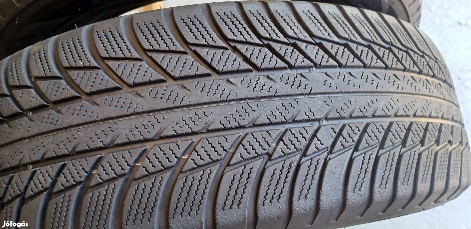 Bridgestone Blizzak LM001 215/65 R17 téli gumik 2db