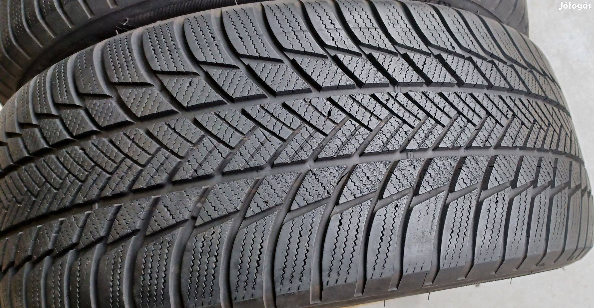 Bridgestone Blizzak LM001 MO 235/50 R19 téli gumik 2db