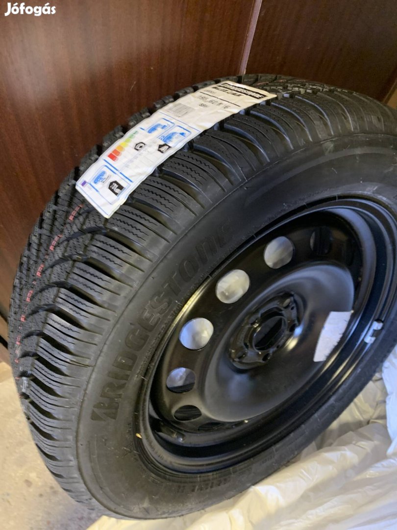 Bridgestone Blizzak LM005 195/60 R16 téli gumi szett