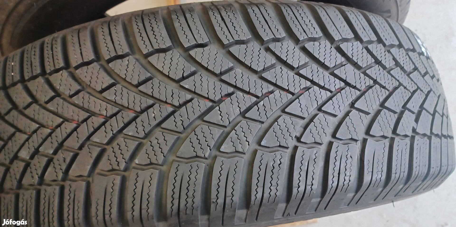 Bridgestone Blizzak LM005 215/65 R17 téli gumik 2db