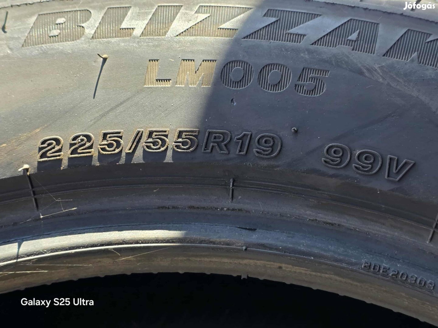 Bridgestone Blizzak LM005 225/55 R19 103V téli gumi 