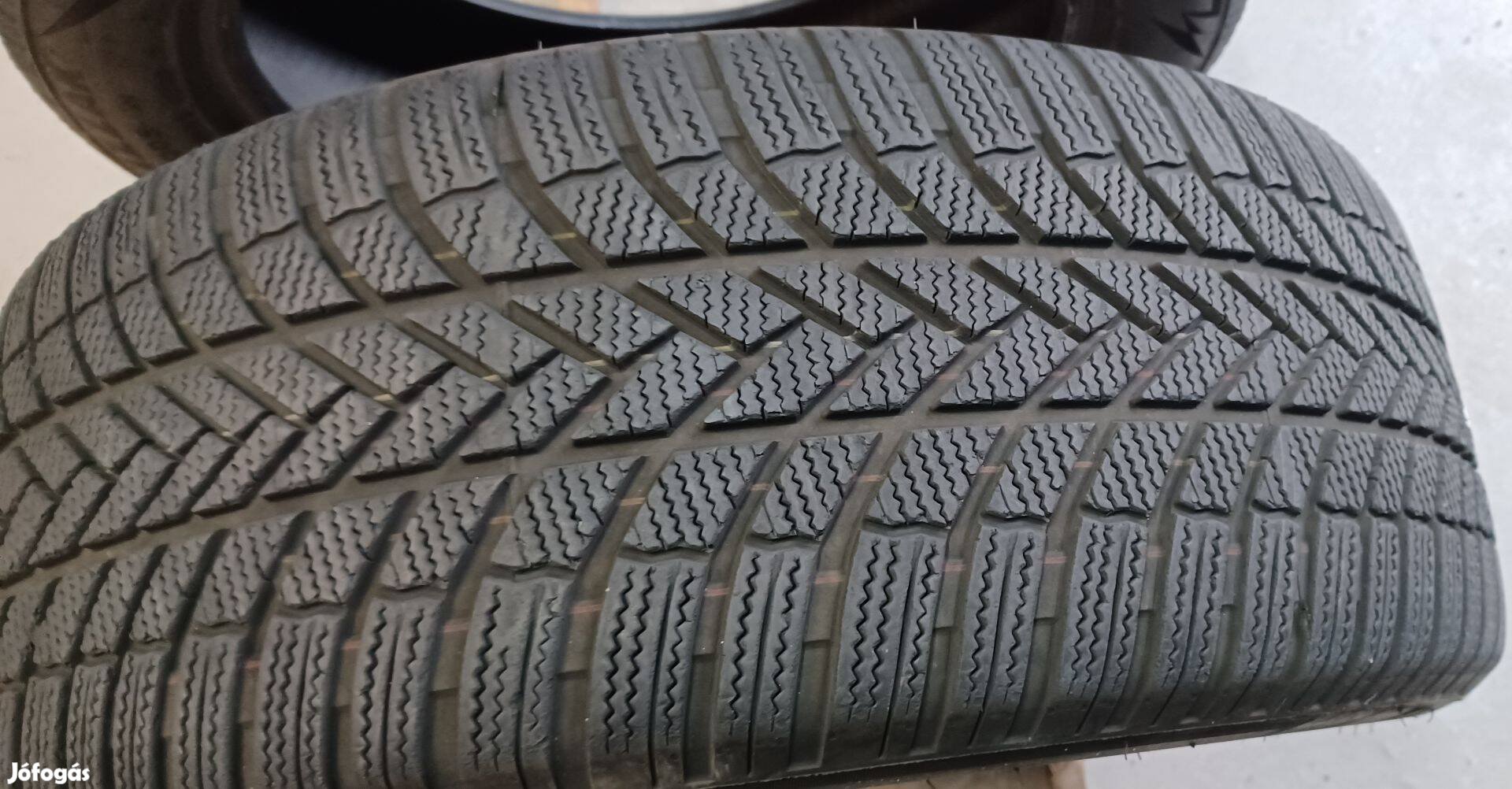 Bridgestone Blizzak LM005 MO 235/55 R19 téli gumik 2db