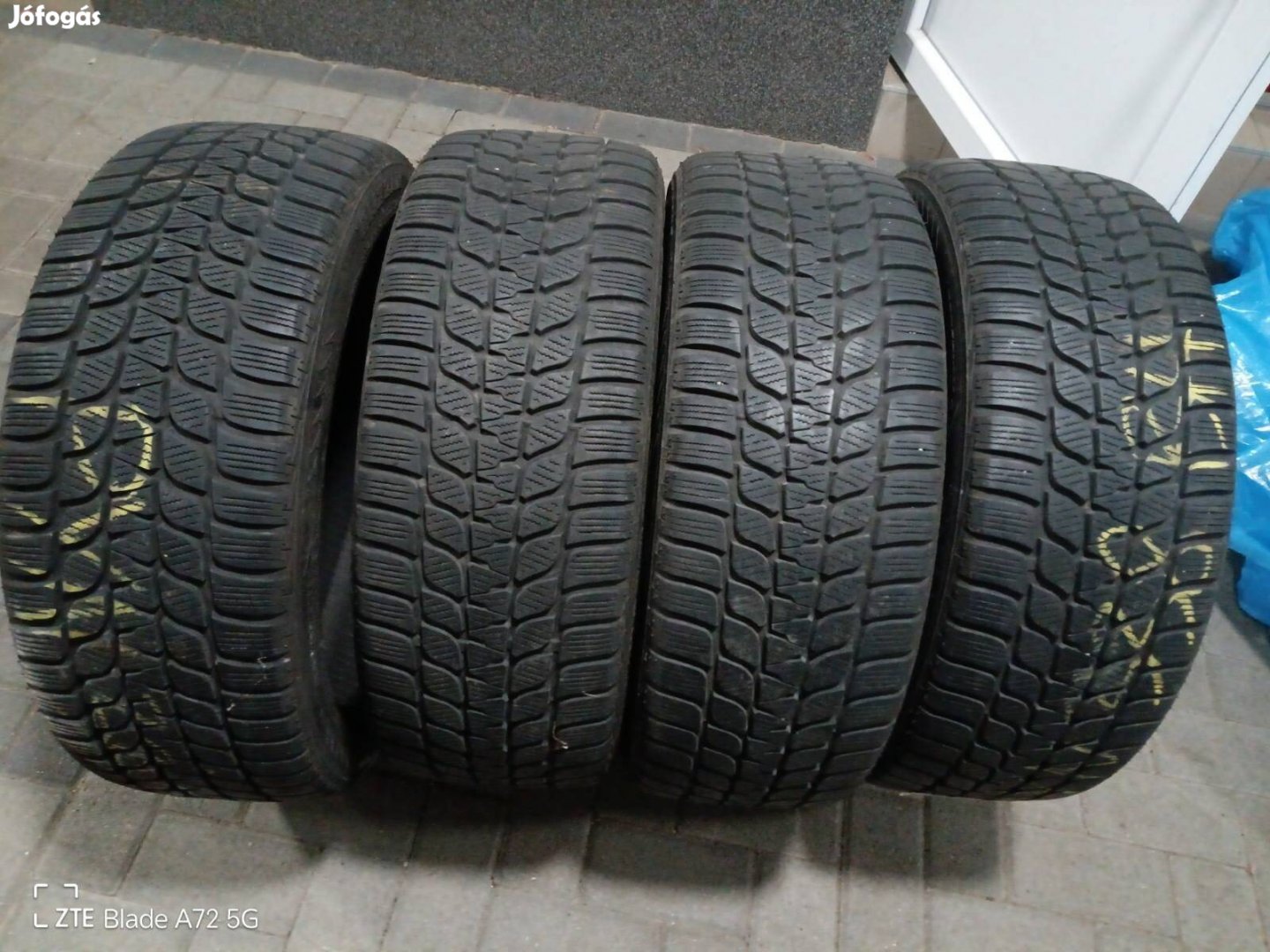 Bridgestone Blizzak LM-25 gumi