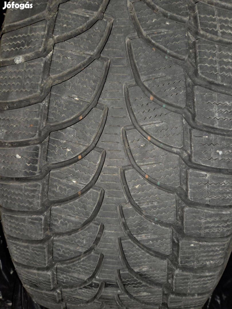 Bridgestone Blizzak LM-80 Evo 235/55R18
