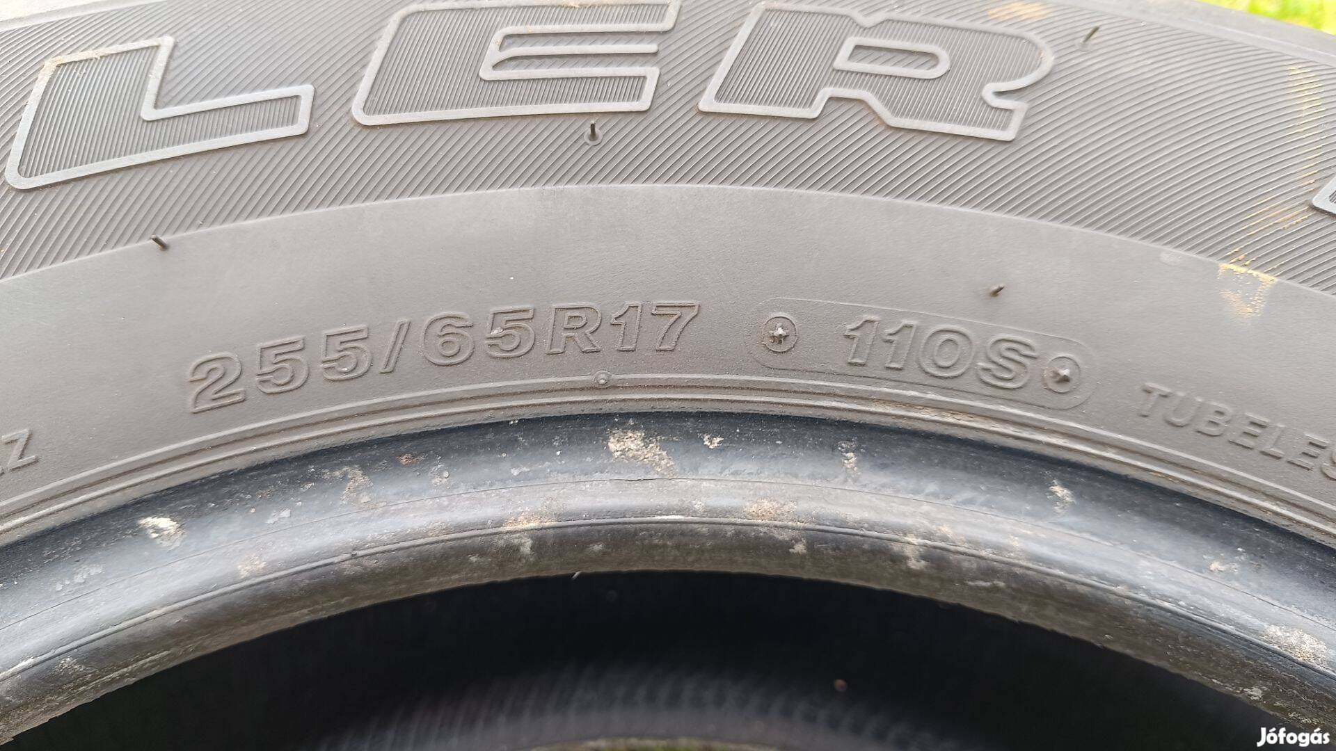 Bridgestone Dueler H/T 255/65 R17 autógumi