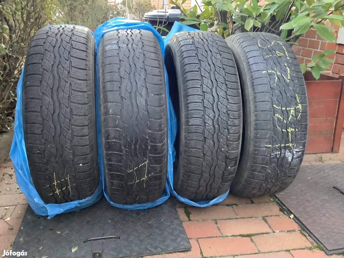 Bridgestone Dueler H/T 687 225/65 R17 102 H Nyári gumi szett