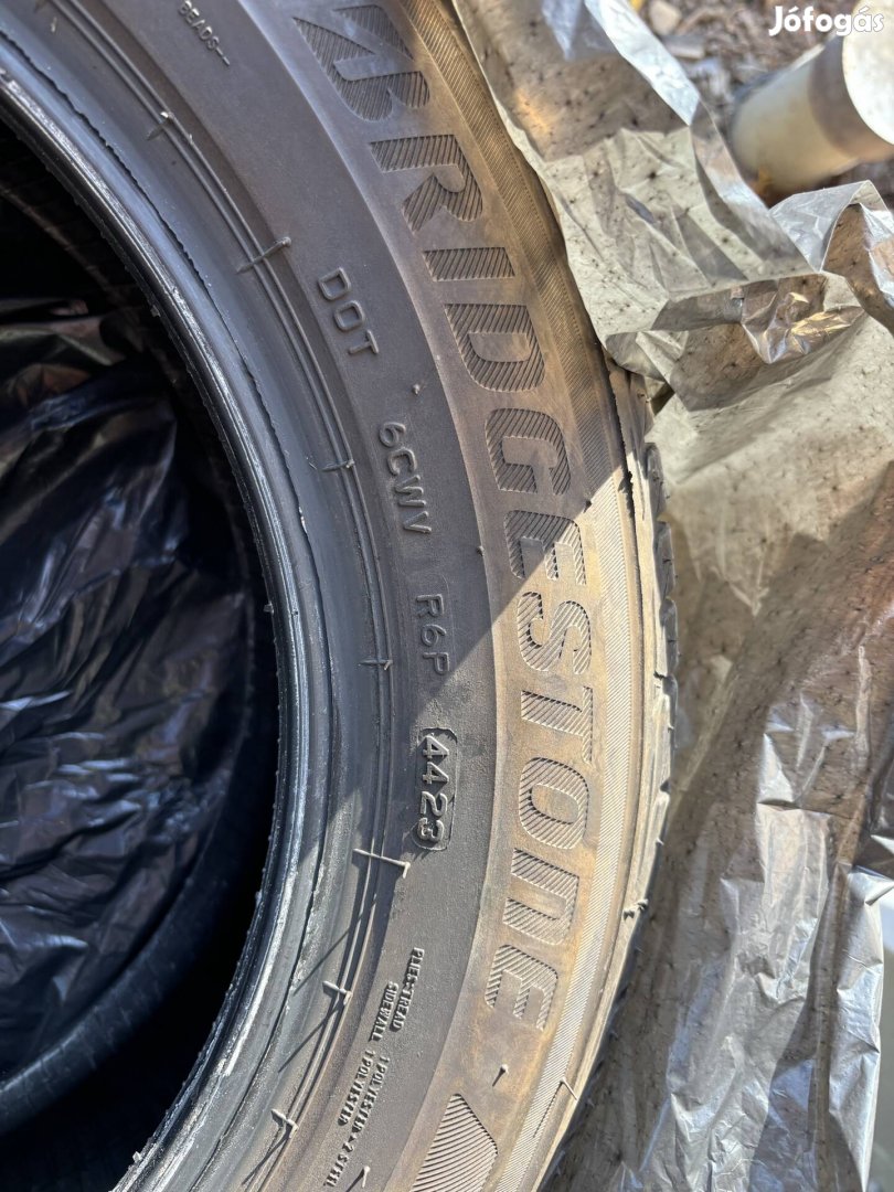 Bridgestone Nyári gumi 195/60/16. 4db