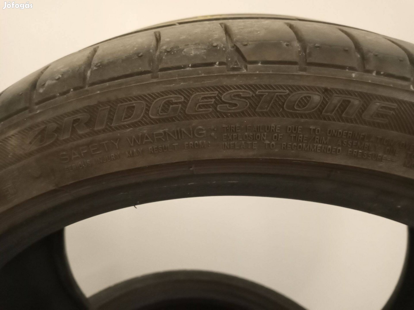 Bridgestone Potenza 215/40 r17 nyári gumi 2000ft/db eladó