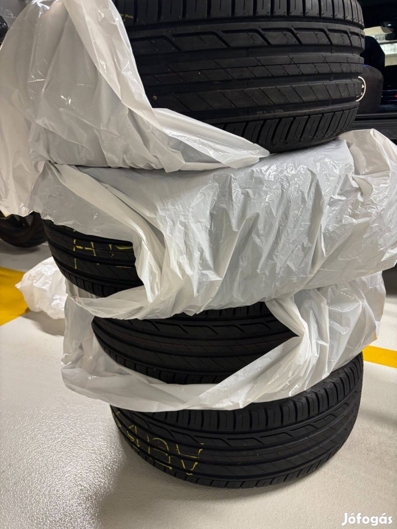 Bridgestone Turanza T001 215/50R18 92W szett eladó