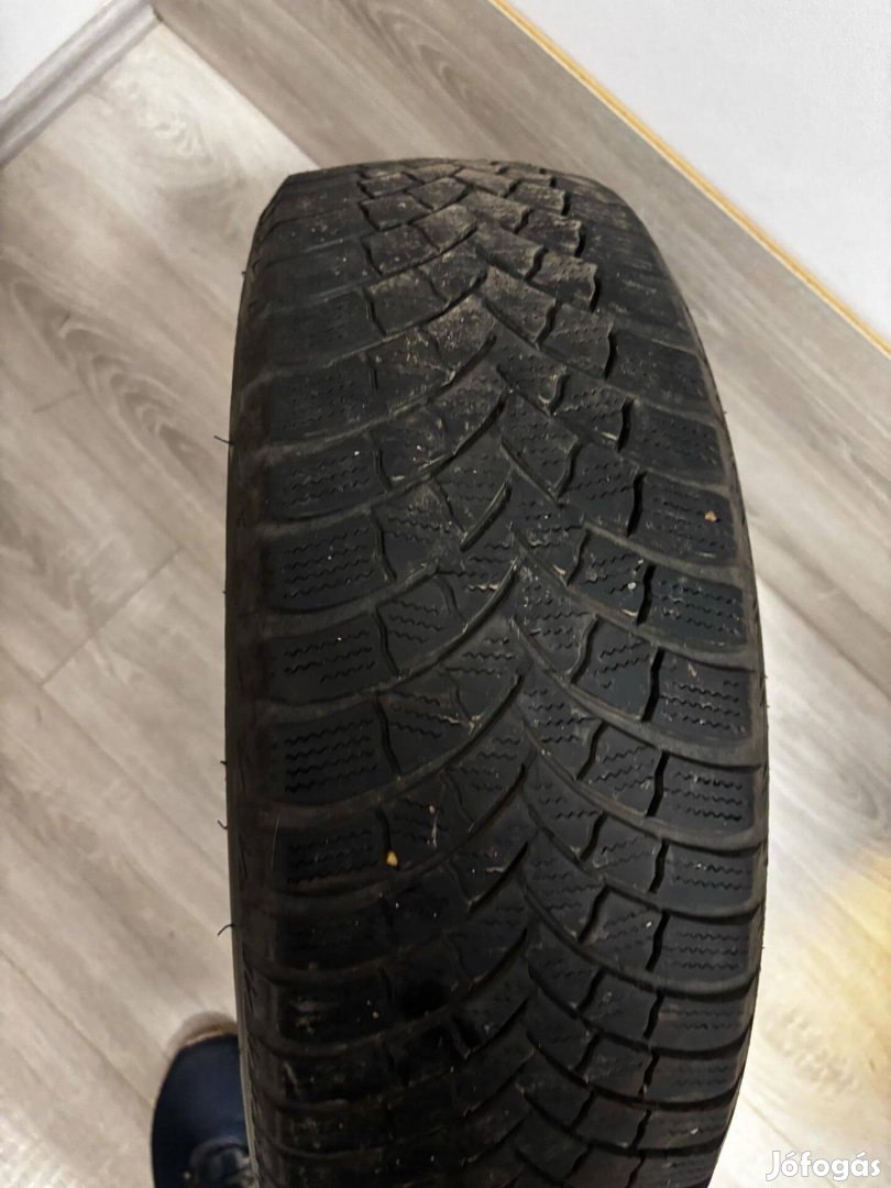 Bridgestone téli gumi 195/60 R15 eladó