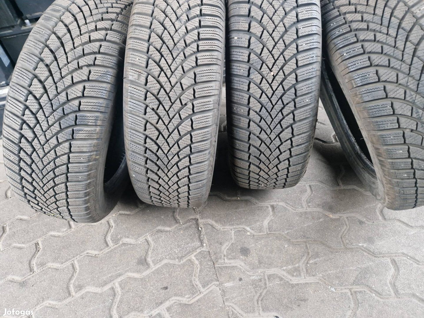 Bridgestone újszerű téli gumi garnitúra 195/60 R16