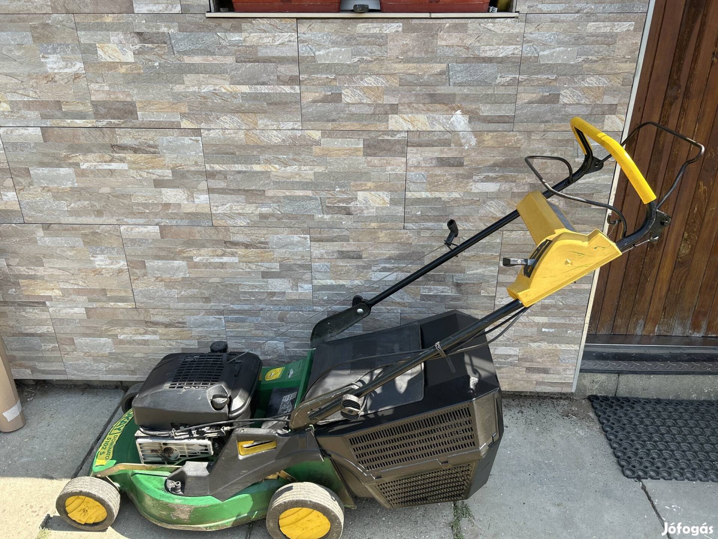 Briggs &Stratton motoros 6LE önjáró fűgyűjtős fűnyíró 